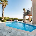 Yalou By Interhome